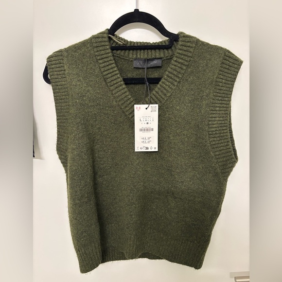 Zara Sweaters - Zara Olive Green V-Neck Sleeveless Sweater Vest